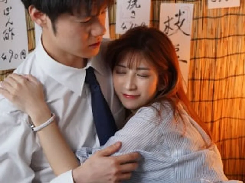 Tắm chung anh đang chịch sướng chưa kịp xuất tinh thì em không cho chơi tiếp